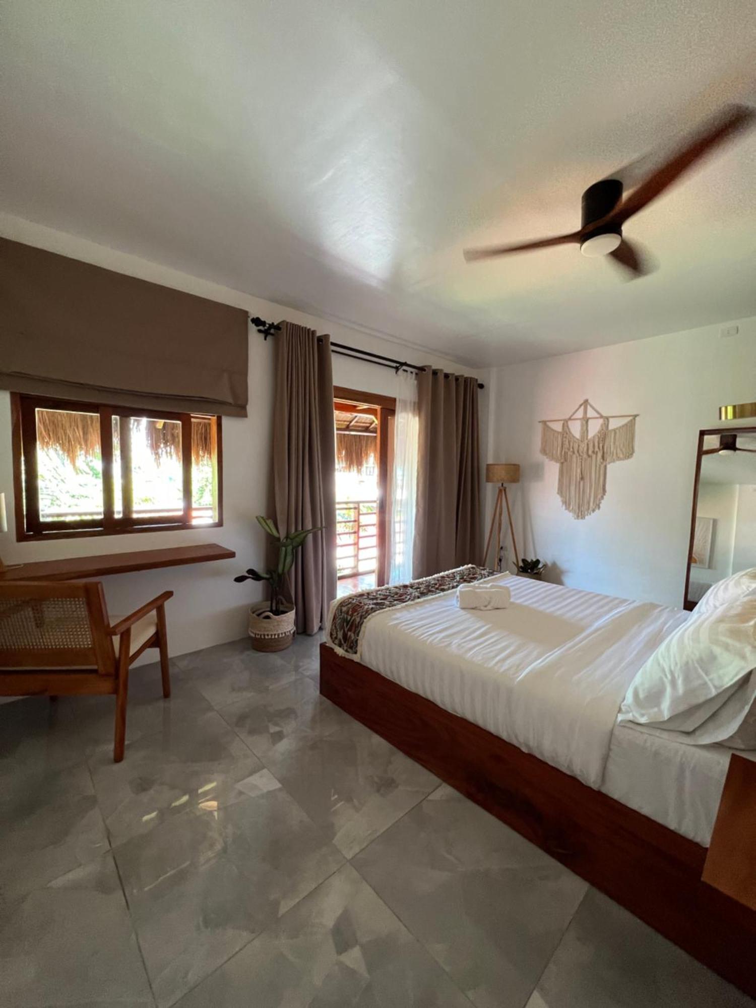 Chief Mau Moalboal Cebu Hostel Buitenkant foto
